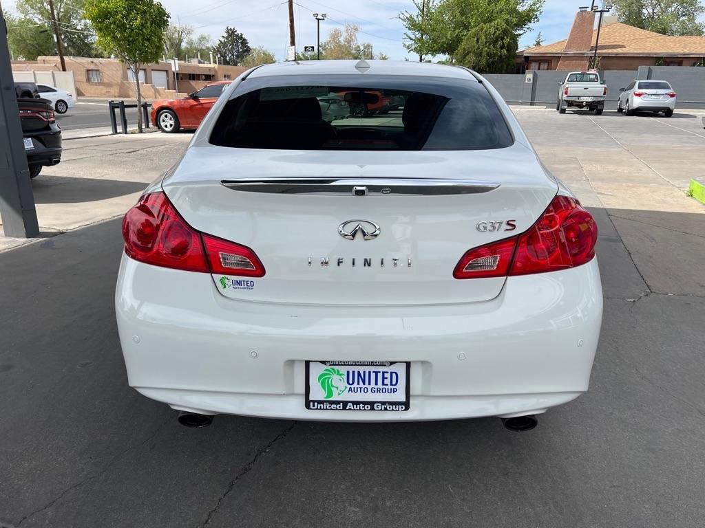 Infiniti G Sedan 37 Sport 6MT 2013