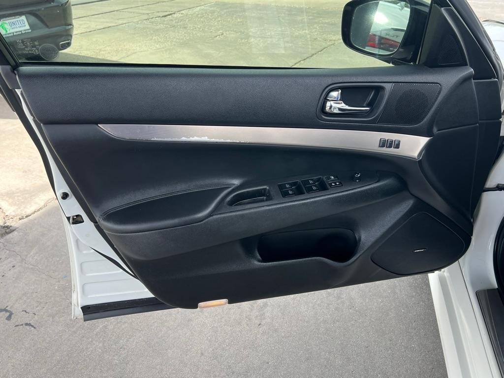 Infiniti G Sedan 37 Sport 6MT 2013