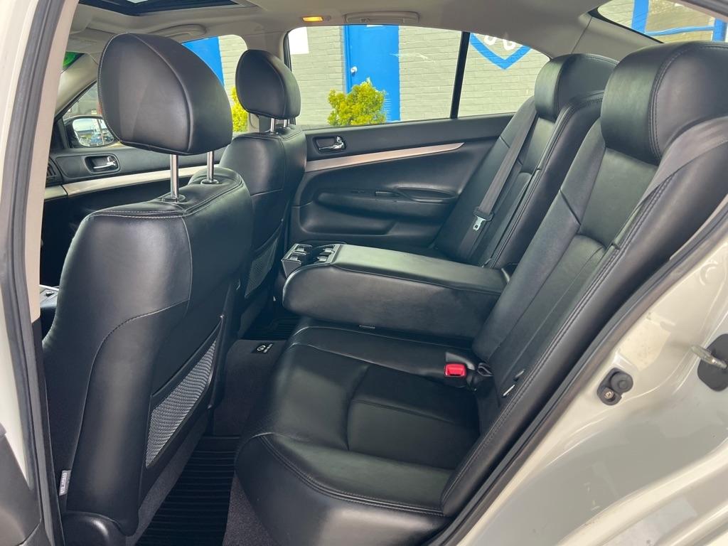 Infiniti G Sedan 37 Sport 6MT 2013