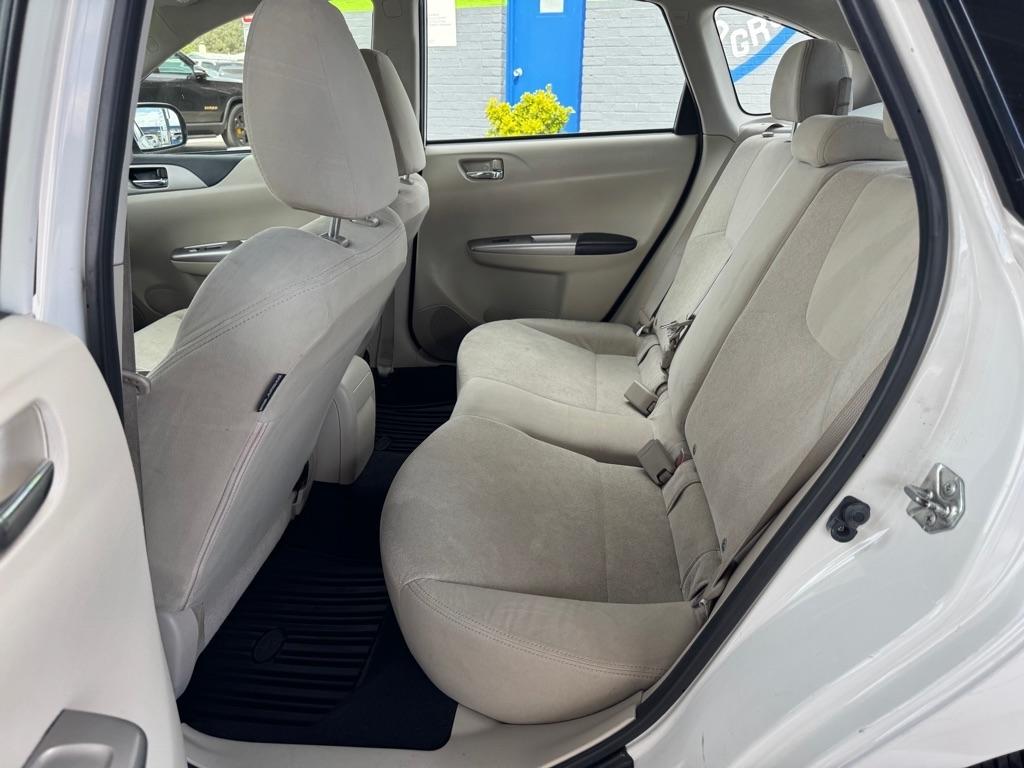 Subaru Impreza 2.5i 5-door 2010