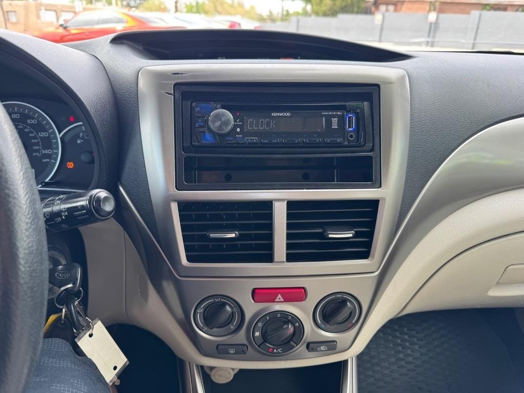 Subaru Impreza 2.5i 5-door 2010