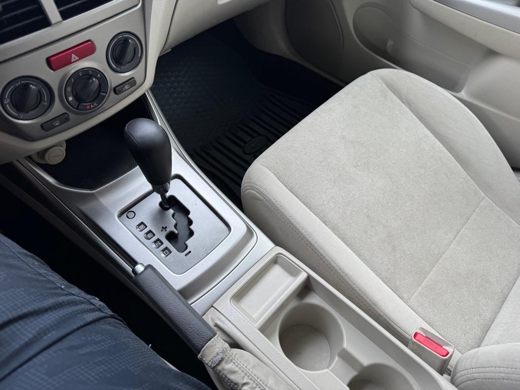 Subaru Impreza 2.5i 5-door 2010