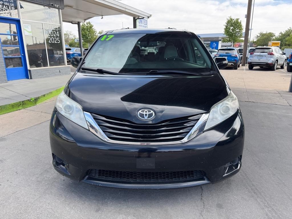 Toyota Sienna LE 8-Passenger 2017