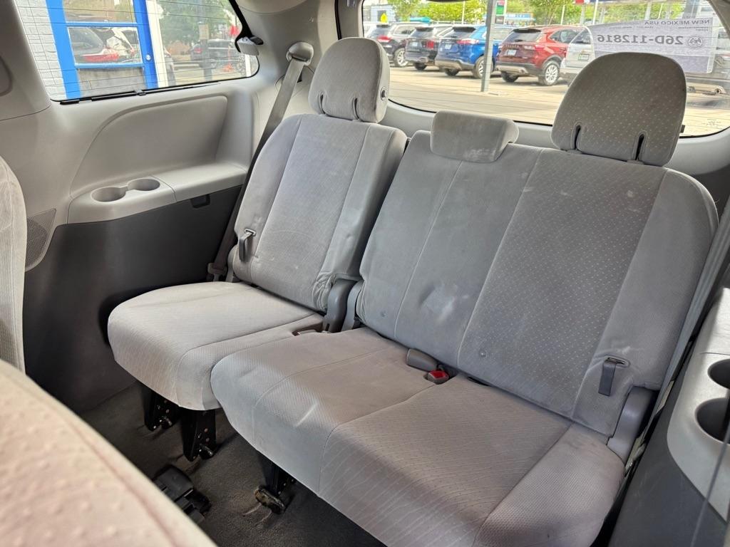 Toyota Sienna LE 8-Passenger 2017