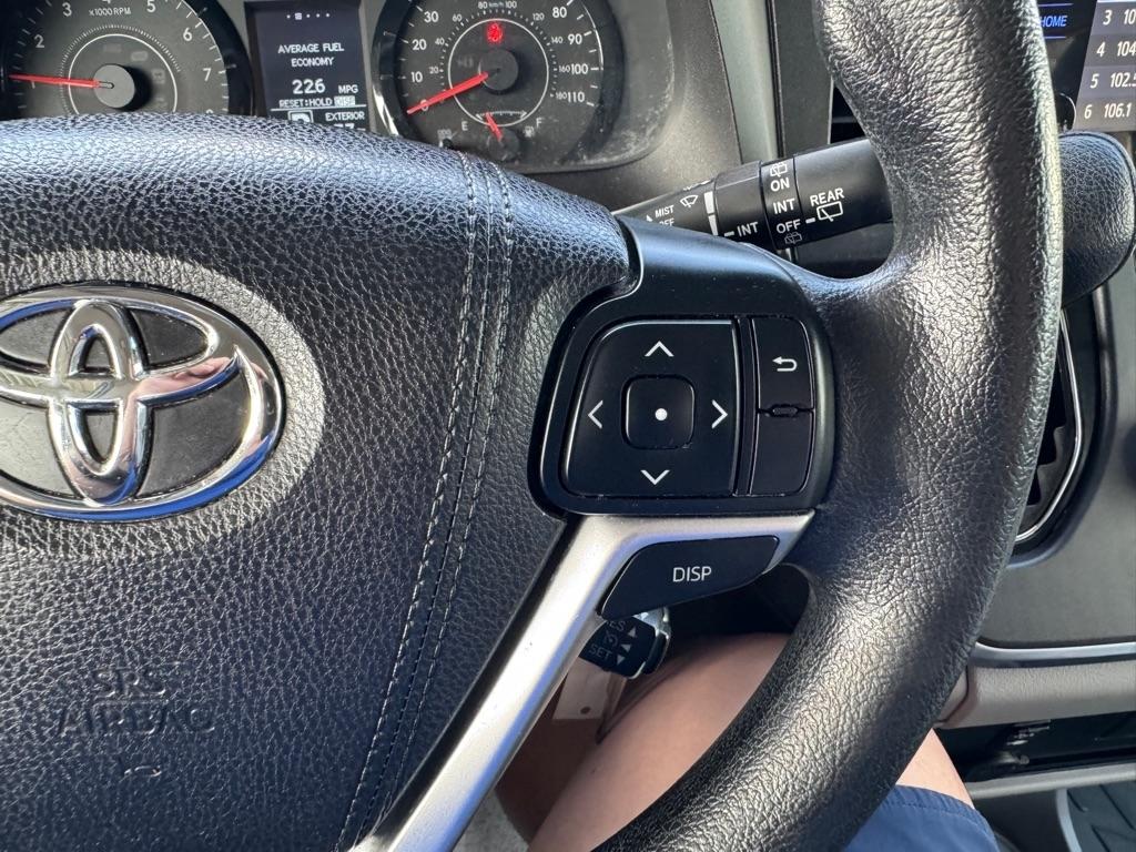 Toyota Sienna LE 8-Passenger 2017