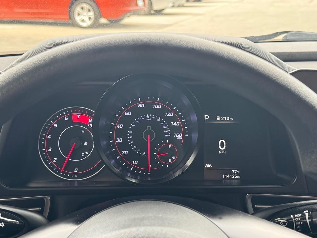 Hyundai Elantra  2022