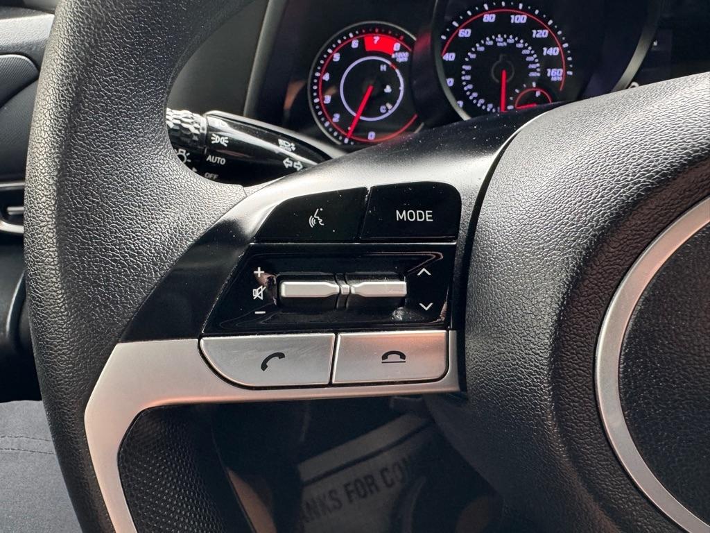 Hyundai Elantra  2022