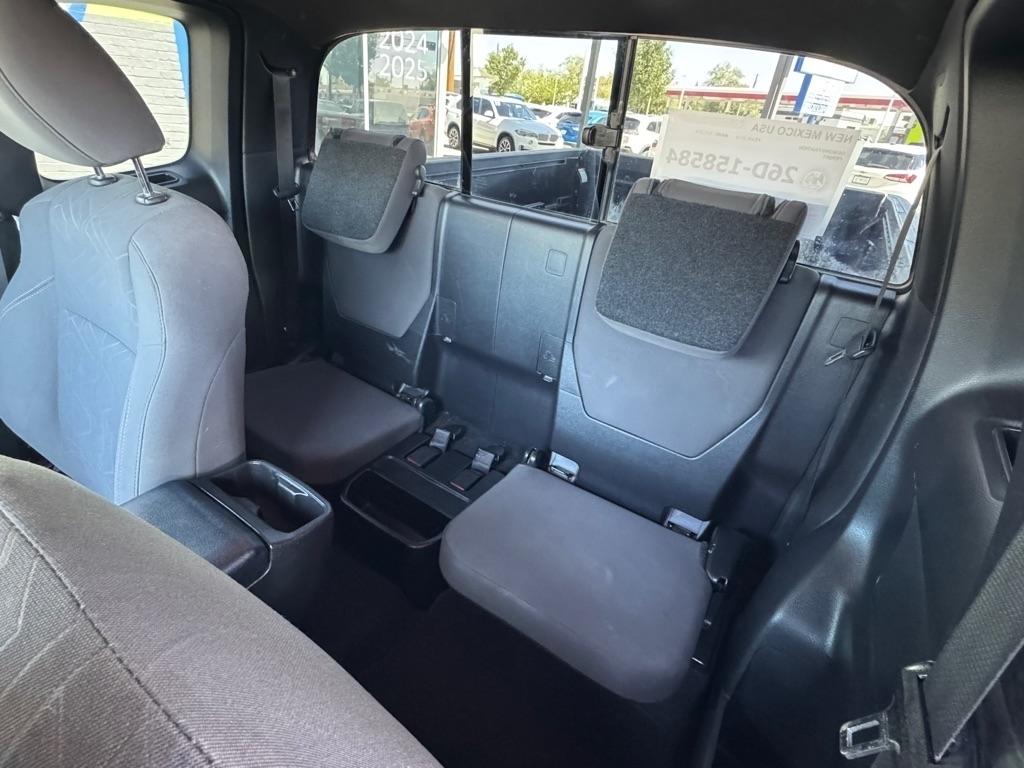 Toyota Tacoma SR5 Access Cab V6 6AT 2WD 2016
