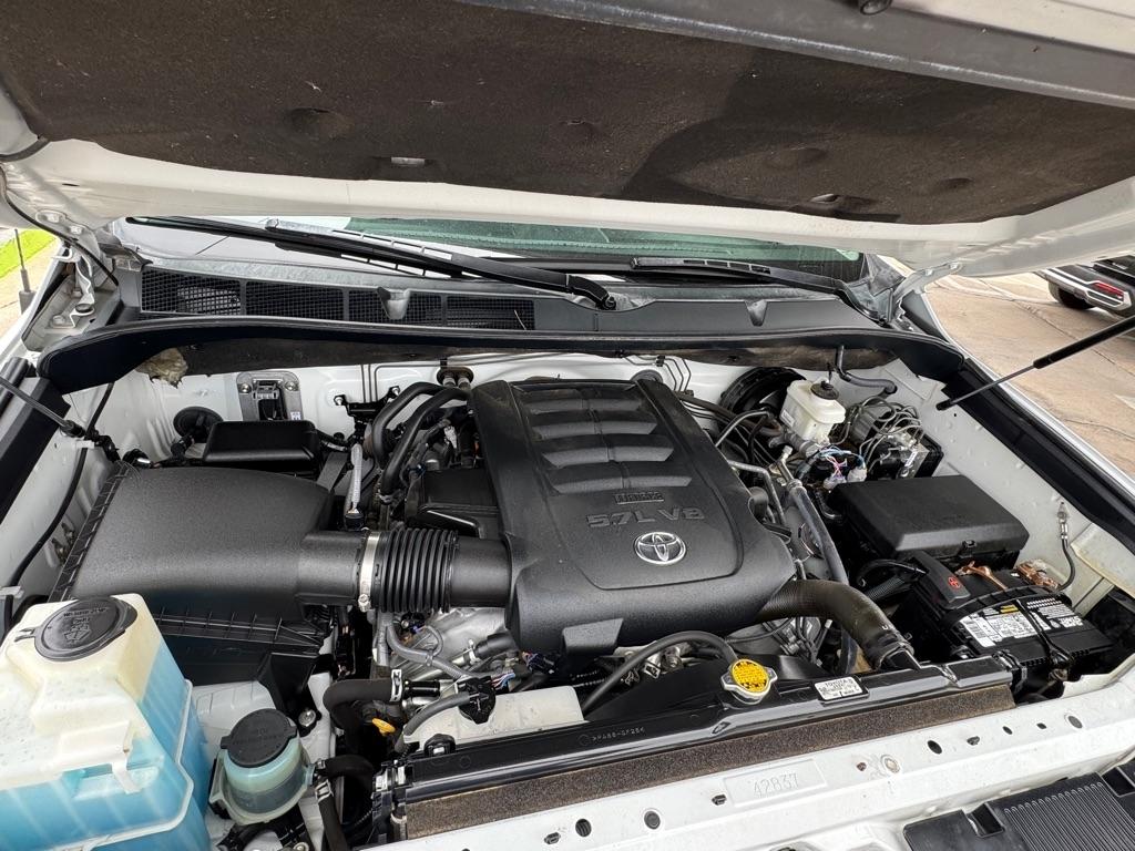Toyota Tundra Limited 5.7L FFV CrewMax 4WD 2015