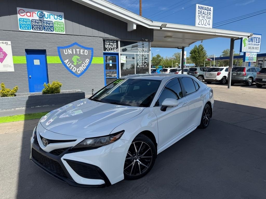 Toyota Camry SE 2023