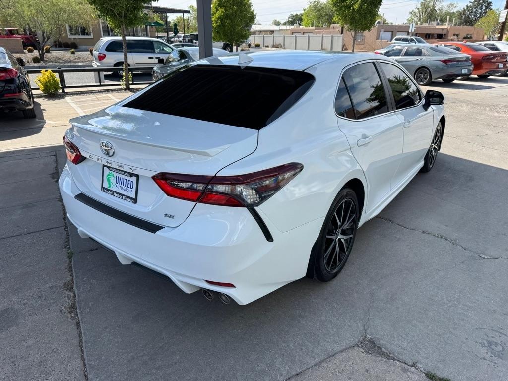 Toyota Camry SE 2023