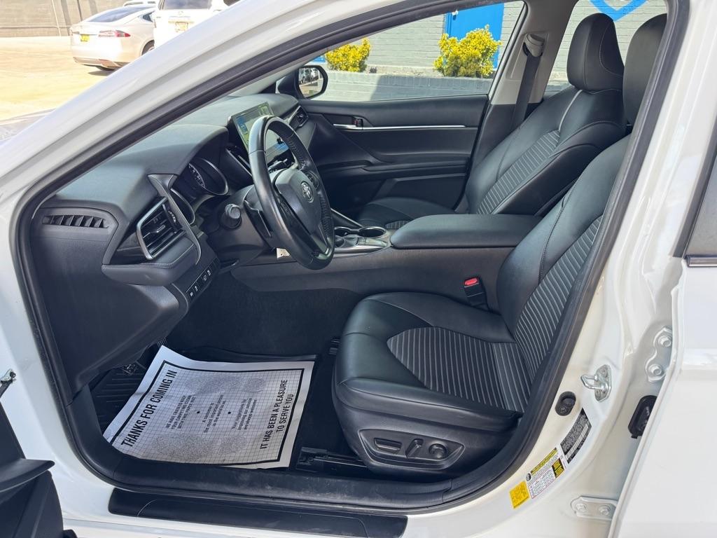 Toyota Camry SE 2023
