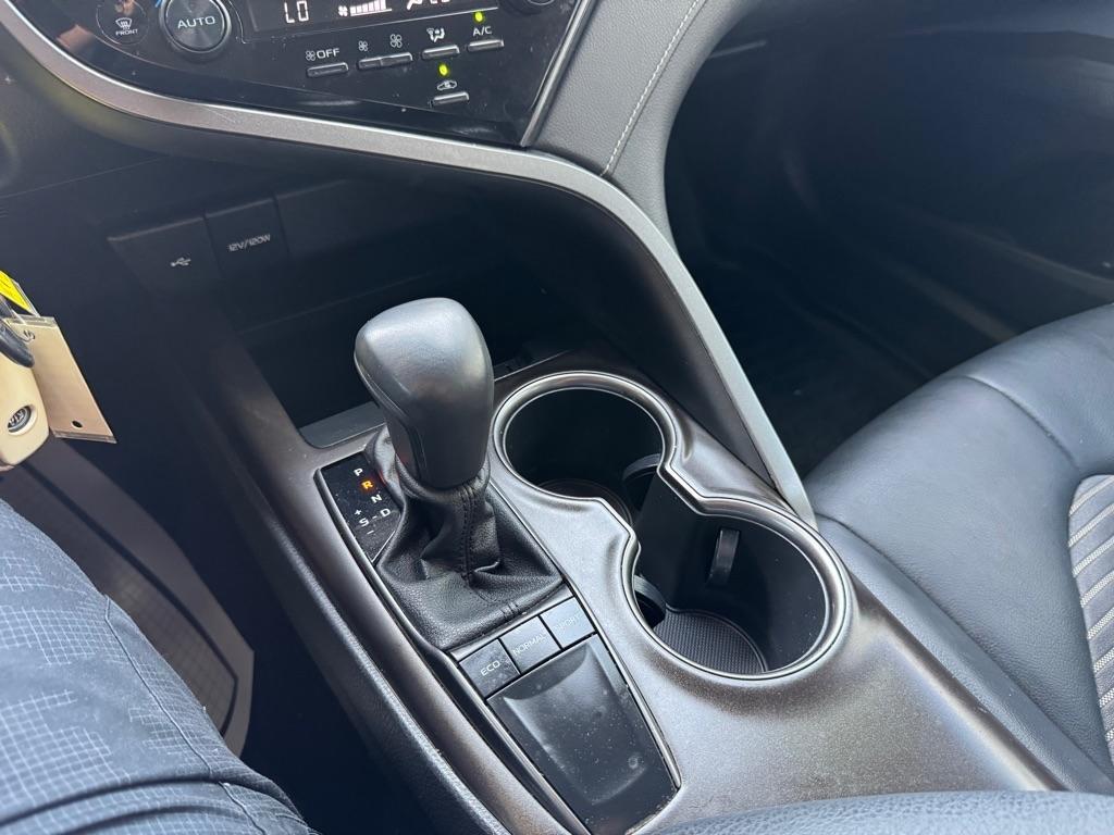 Toyota Camry SE 2023