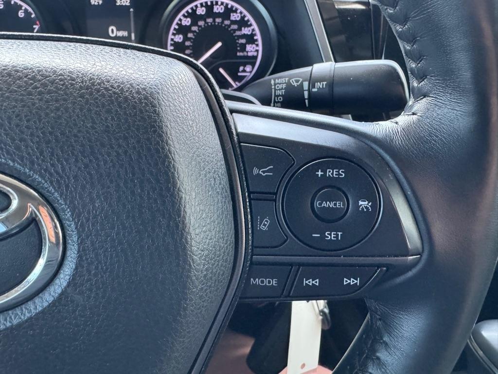 Toyota Camry SE 2023