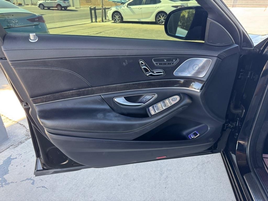 Mercedes-Benz S-Class S560 2020