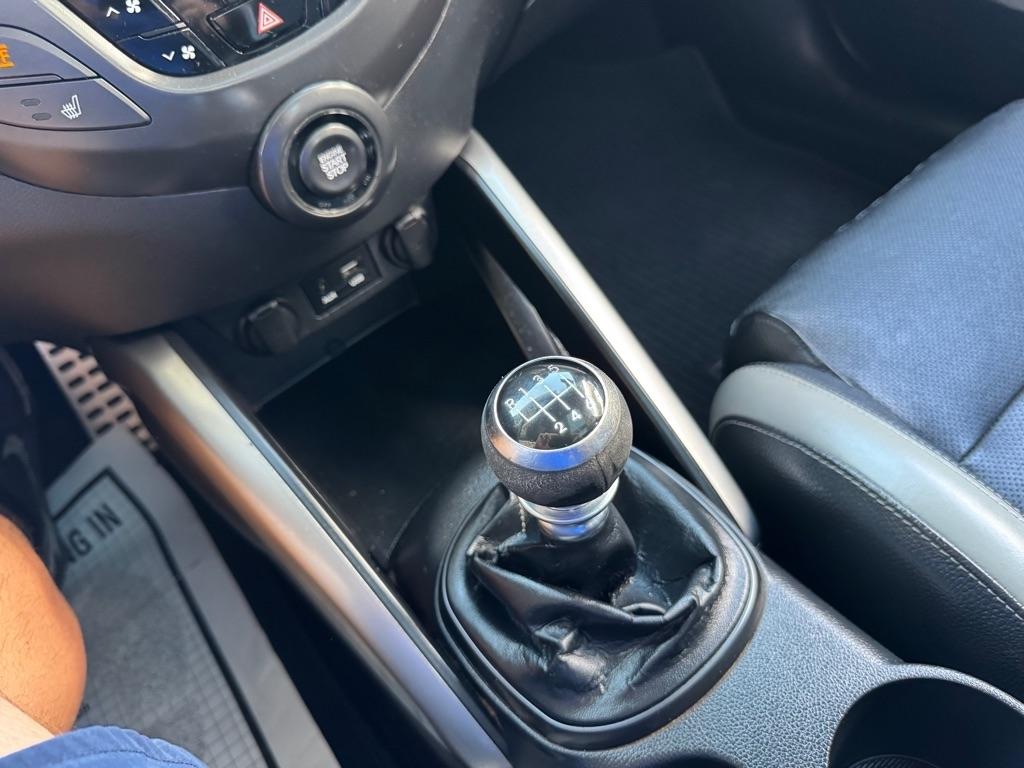 Hyundai Veloster Turbo 6MT 2016