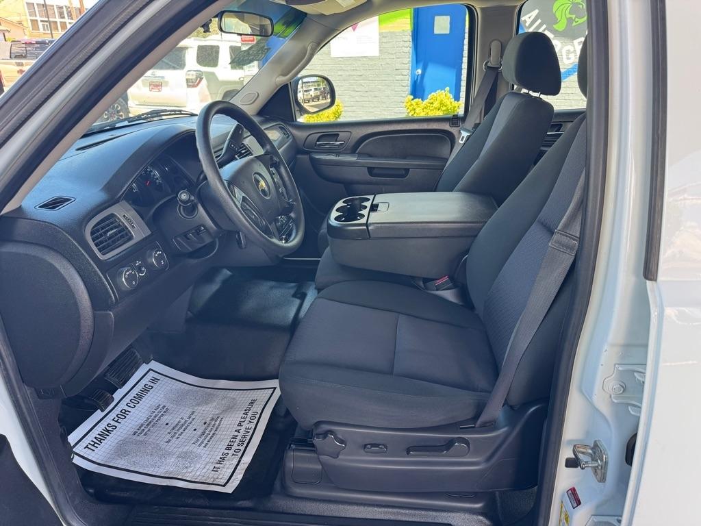 Chevrolet Suburban FL 1500 4WD 2013