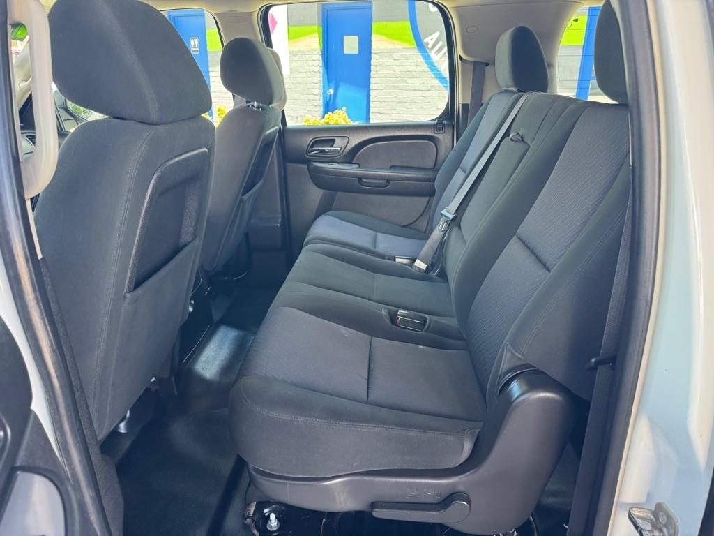 Chevrolet Suburban FL 1500 4WD 2013
