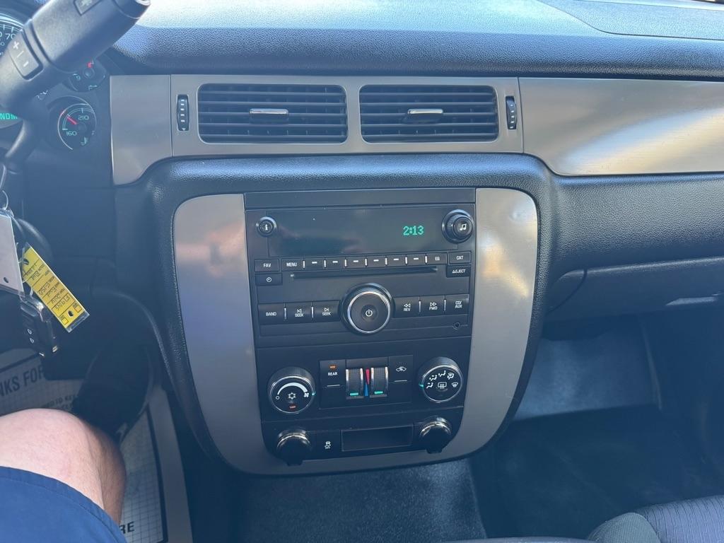 Chevrolet Suburban FL 1500 4WD 2013