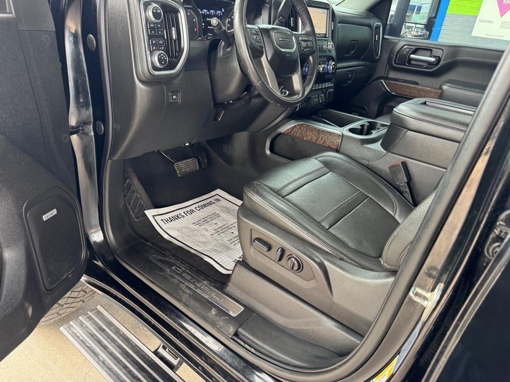 GMC Sierra 2500HD Denali Crew Cab 4WD SB 2022