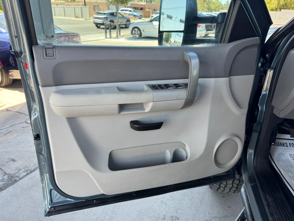 Chevrolet Silverado 2500HD Work Truck Crew Cab Std. Box 4WD 2008