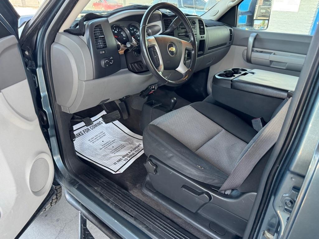 Chevrolet Silverado 2500HD Work Truck Crew Cab Std. Box 4WD 2008