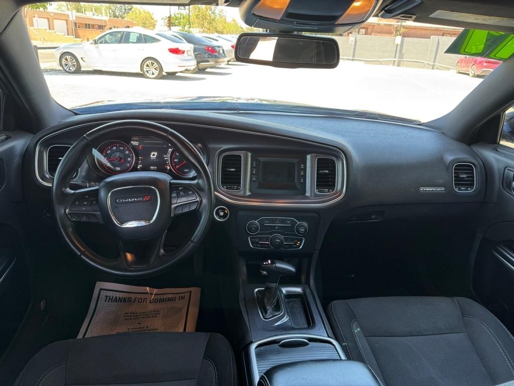 Dodge Charger SE 2017
