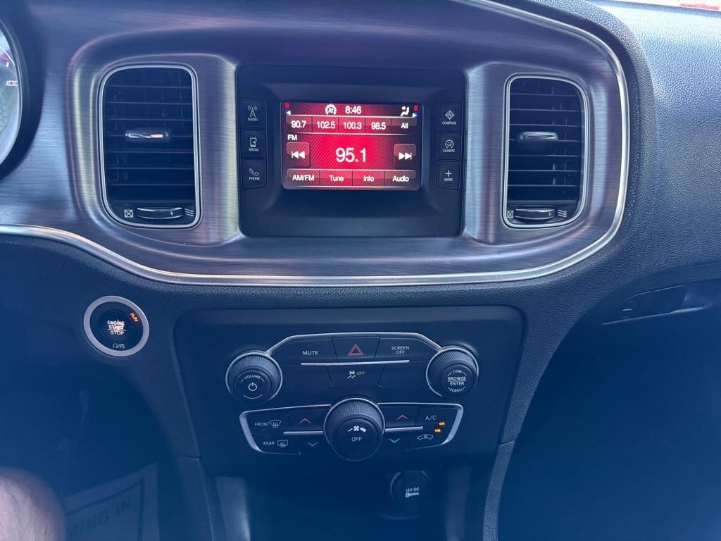 Dodge Charger SE 2017