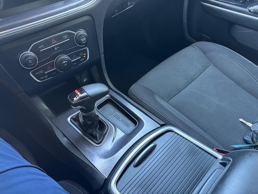 Dodge Charger SE 2017