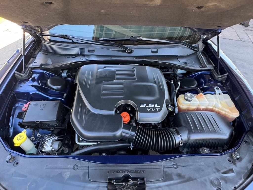 Dodge Charger SE 2017