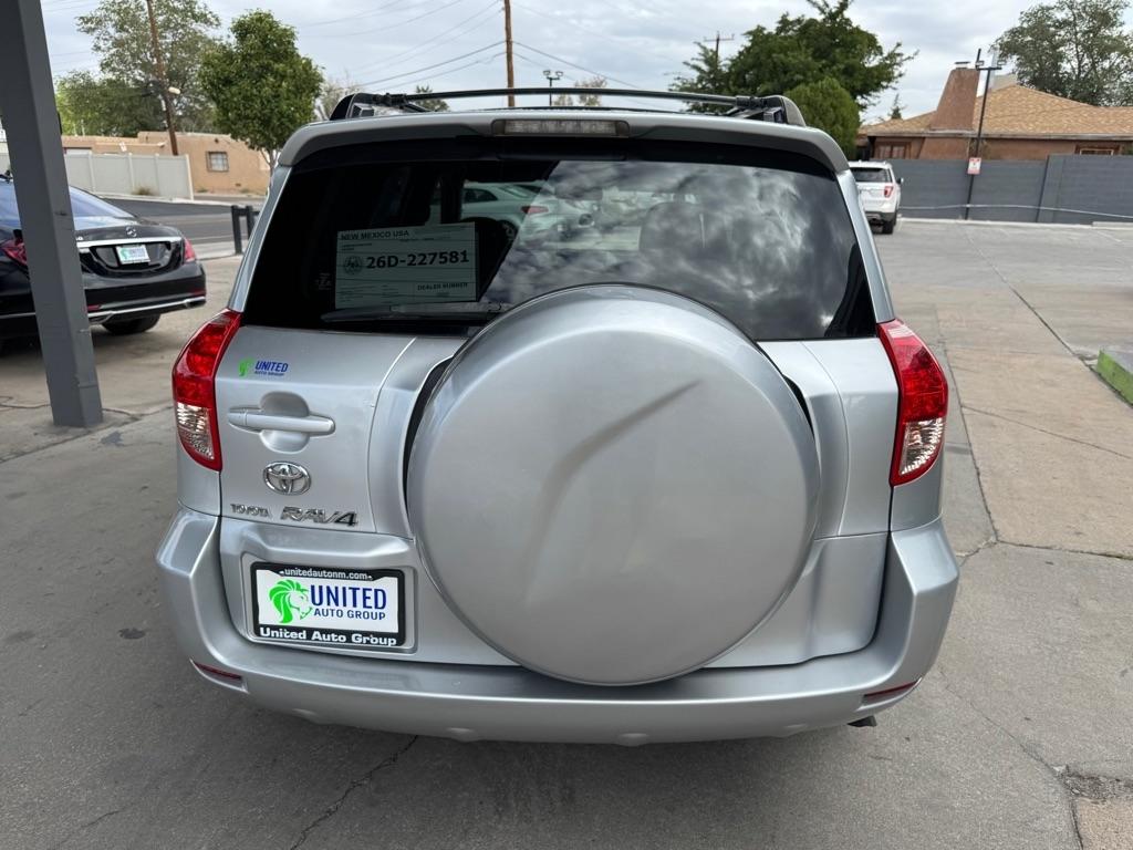 Toyota RAV4 Base V6 2WD 2007