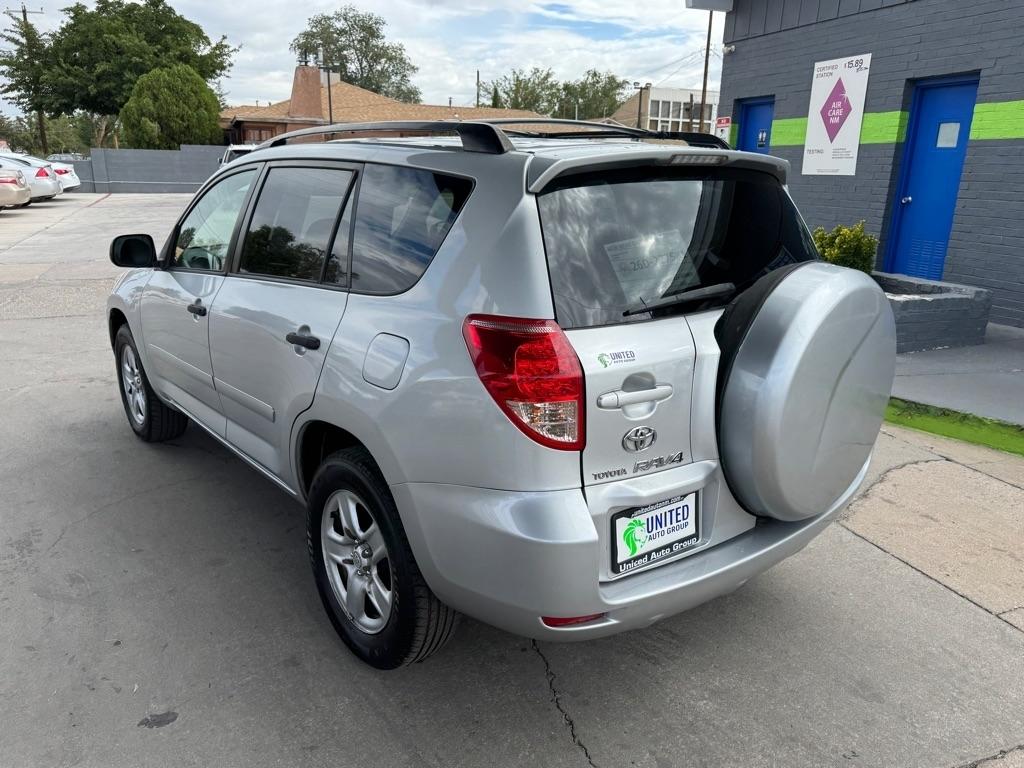 Toyota RAV4 Base V6 2WD 2007