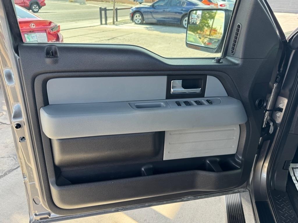 Ford F-150 XL SuperCab 8-ft. Bed 2WD 2012
