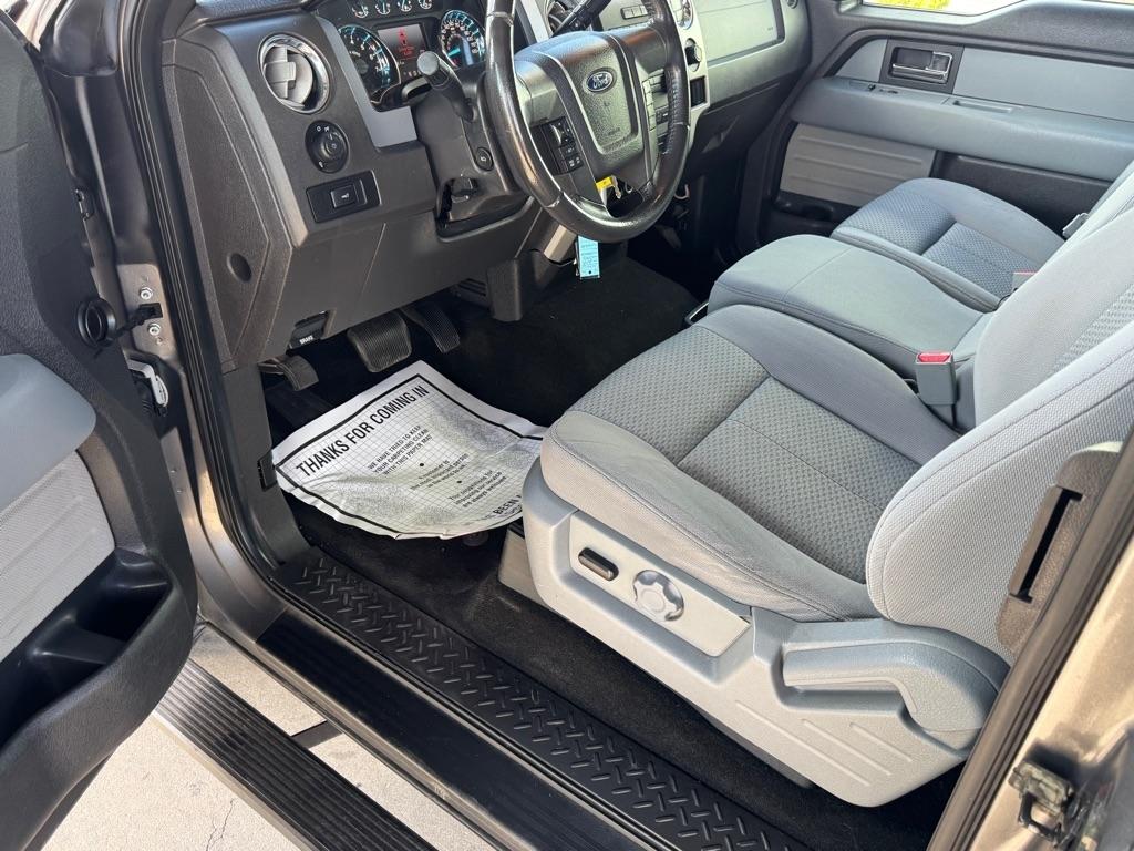 Ford F-150 XL SuperCab 8-ft. Bed 2WD 2012