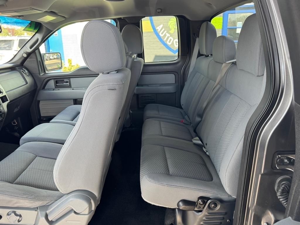 Ford F-150 XL SuperCab 8-ft. Bed 2WD 2012