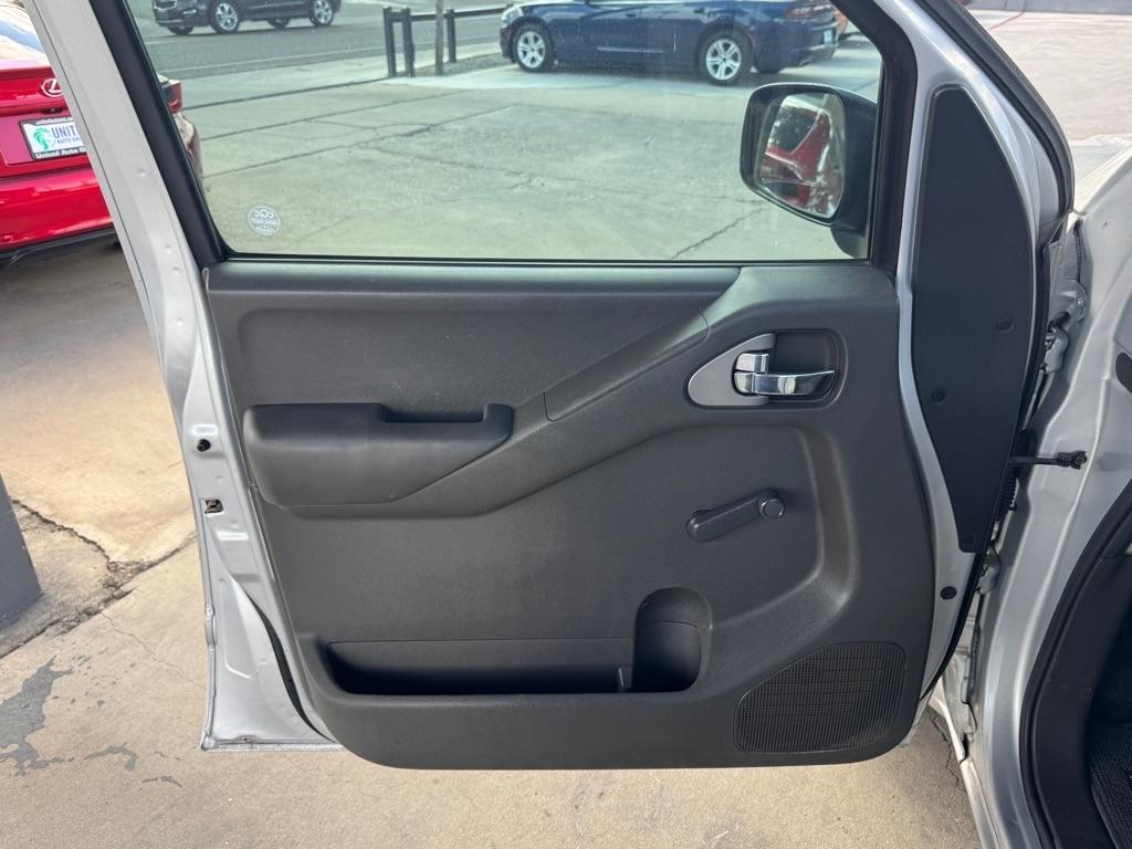 Nissan Frontier S King Cab 2WD 2011