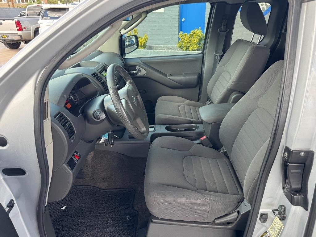 Nissan Frontier S King Cab 2WD 2011
