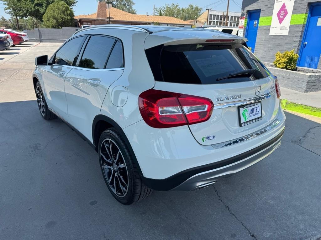Mercedes-Benz GLA-Class GLA250 4MATIC 2016