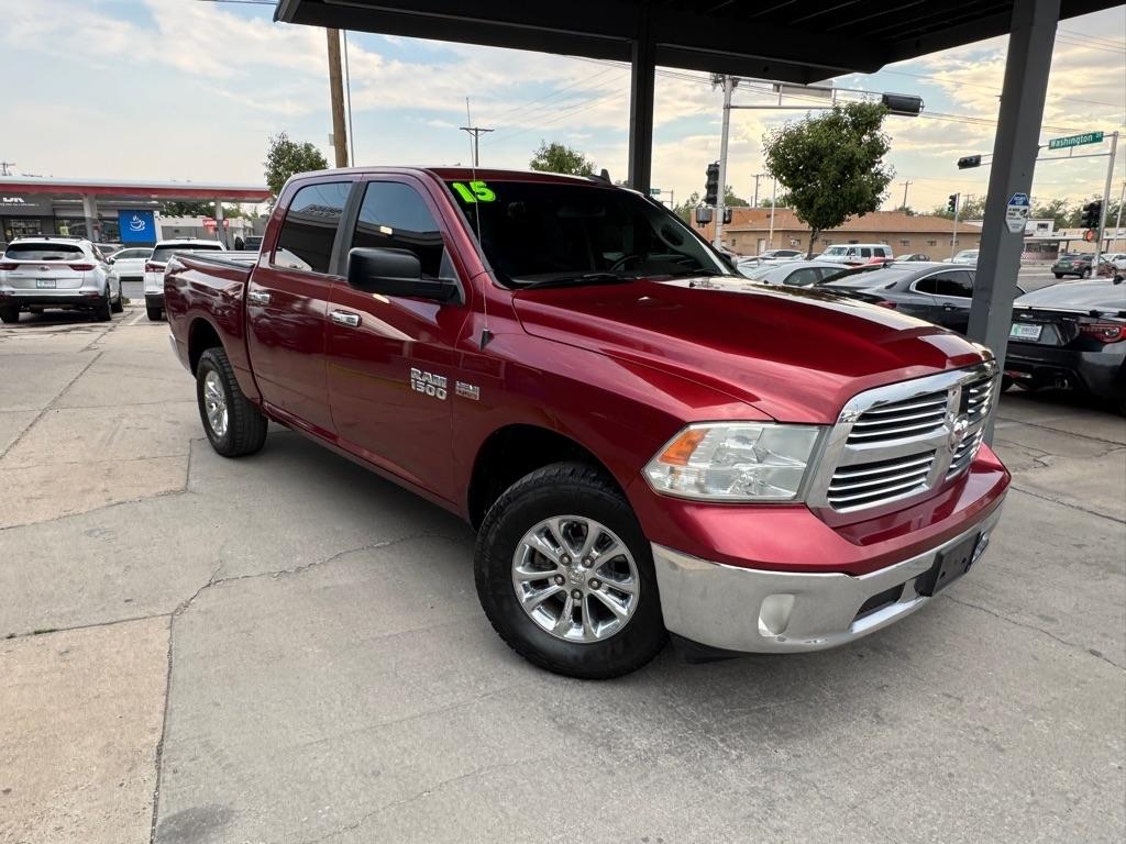 RAM 1500 SLT Crew Cab SWB 4WD 2015