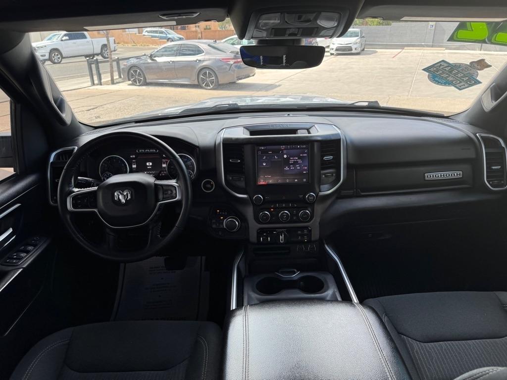 RAM 1500 Big Horn Crew Cab SWB 4WD 2022