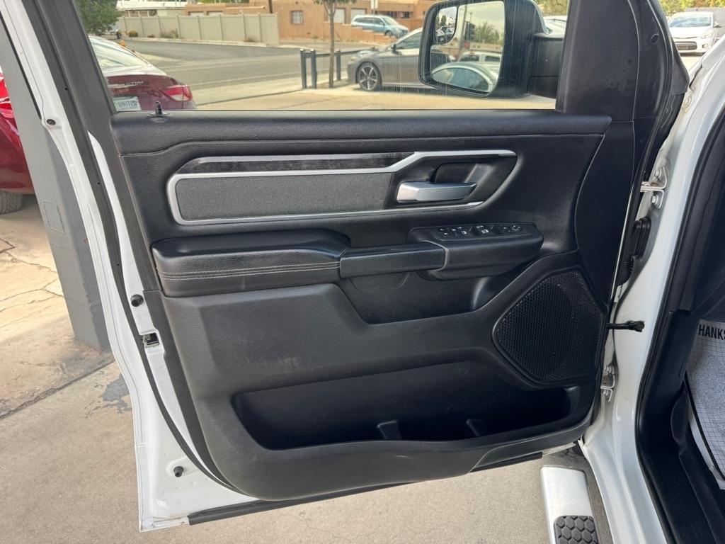 RAM 1500 Big Horn Crew Cab SWB 4WD 2022
