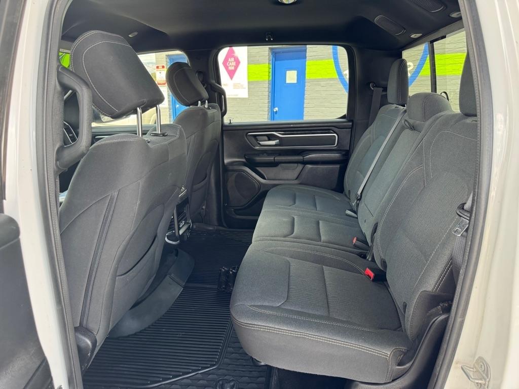 RAM 1500 Big Horn Crew Cab SWB 4WD 2022