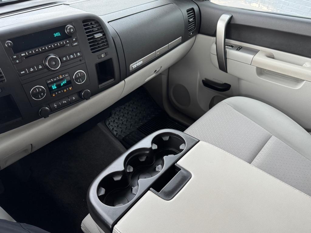 Chevrolet Silverado 1500 LT Crew Cab 2WD 2011