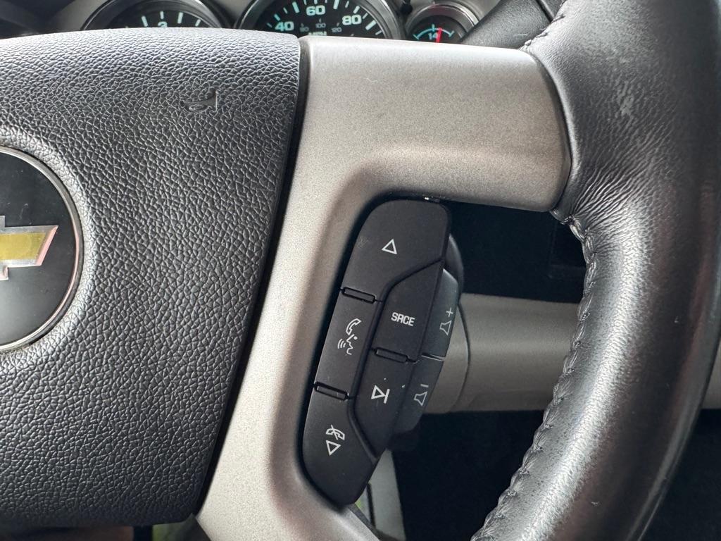 Chevrolet Silverado 1500 LT Crew Cab 2WD 2011