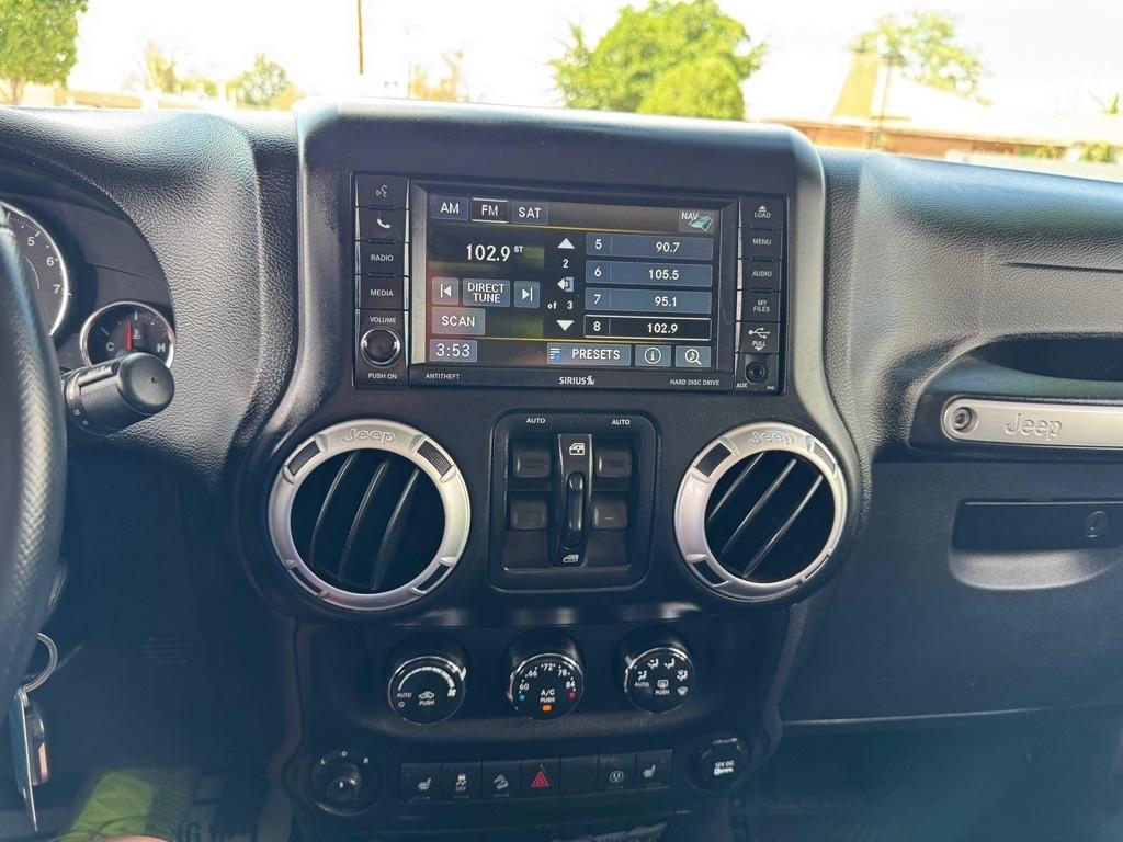 Jeep Wrangler Unlimited Sahara 4WD 2014