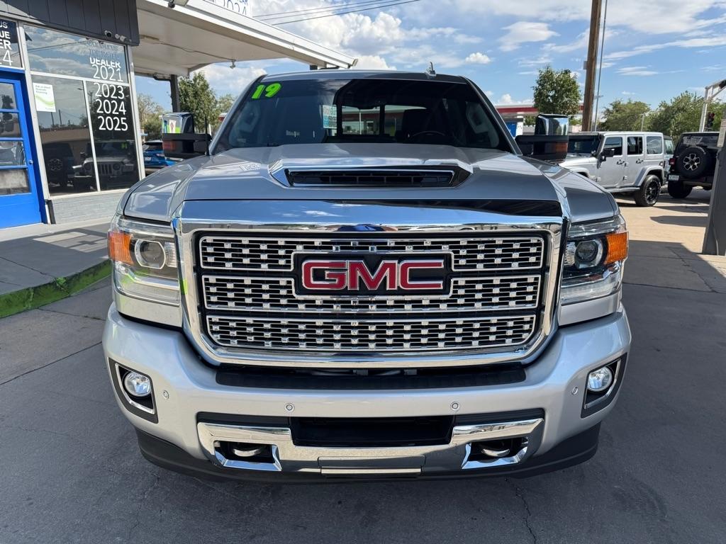 GMC Sierra 3500HD Denali Crew Cab Long Box 4WD 2019