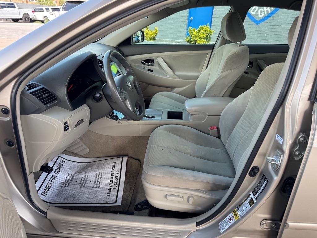 Toyota Camry SE 5-Spd AT 2009