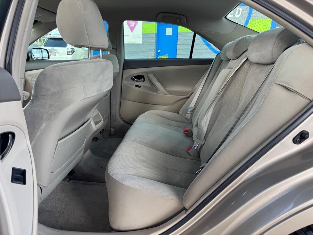 Toyota Camry SE 5-Spd AT 2009