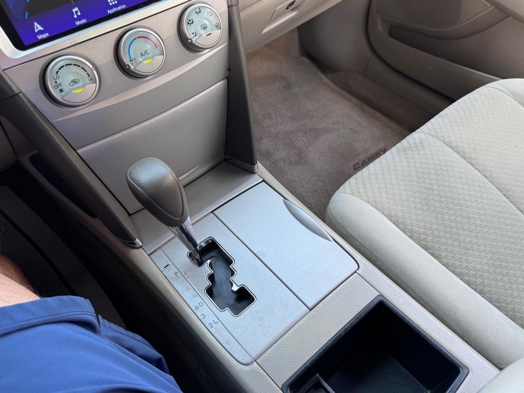 Toyota Camry SE 5-Spd AT 2009
