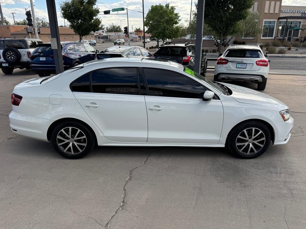Volkswagen Jetta 1.4T SE 6A 2017